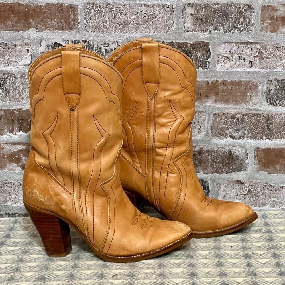 Kiss Brand 80s Tan Leather Western Cowboy Boots High Heel Country Boho Festival